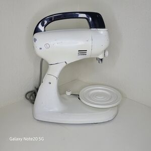 Hamilton Beach Scovill Mixer Vintage Harvest White, 10 Speed